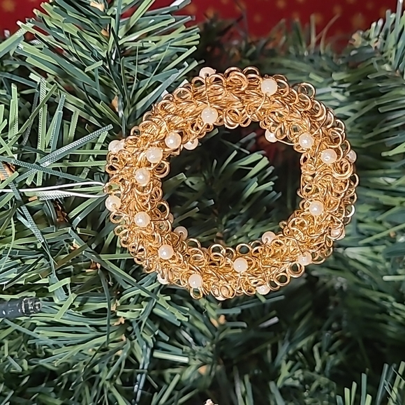 2 Gold Wired Faux Pearl Christmas Wreath Ornaments - Picture 3 of 5